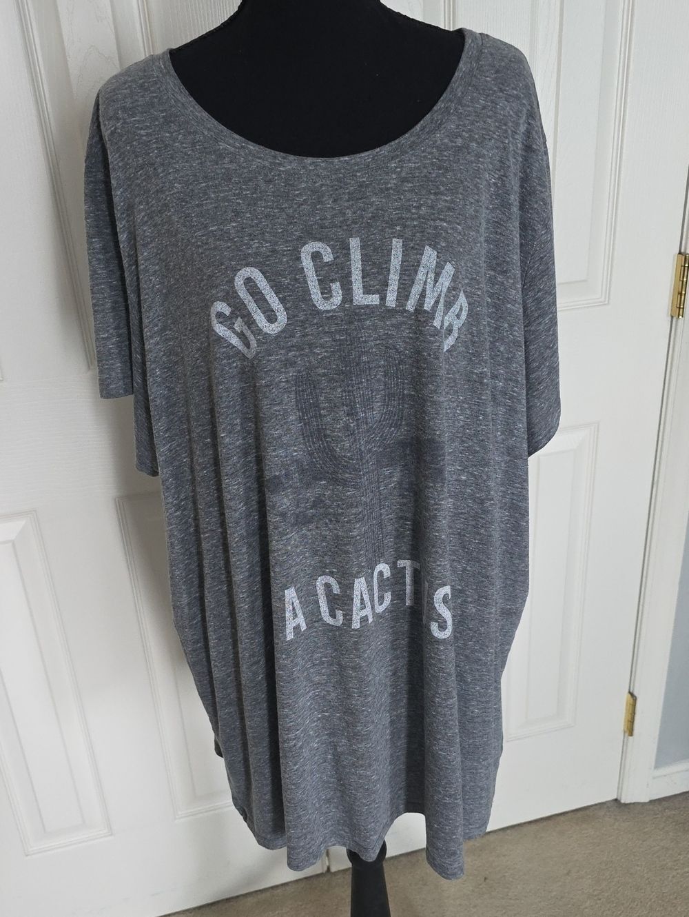 torrid Gray Graphic Short Sleeve Scoop Neck Tee